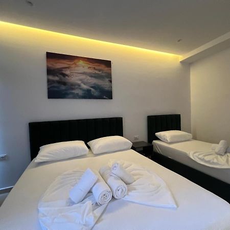 סרנדה E&L Luxury Apartments מראה חיצוני תמונה