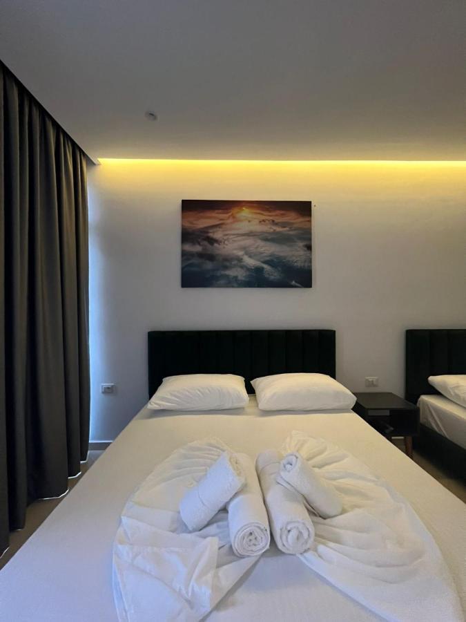 סרנדה E&L Luxury Apartments מראה חיצוני תמונה