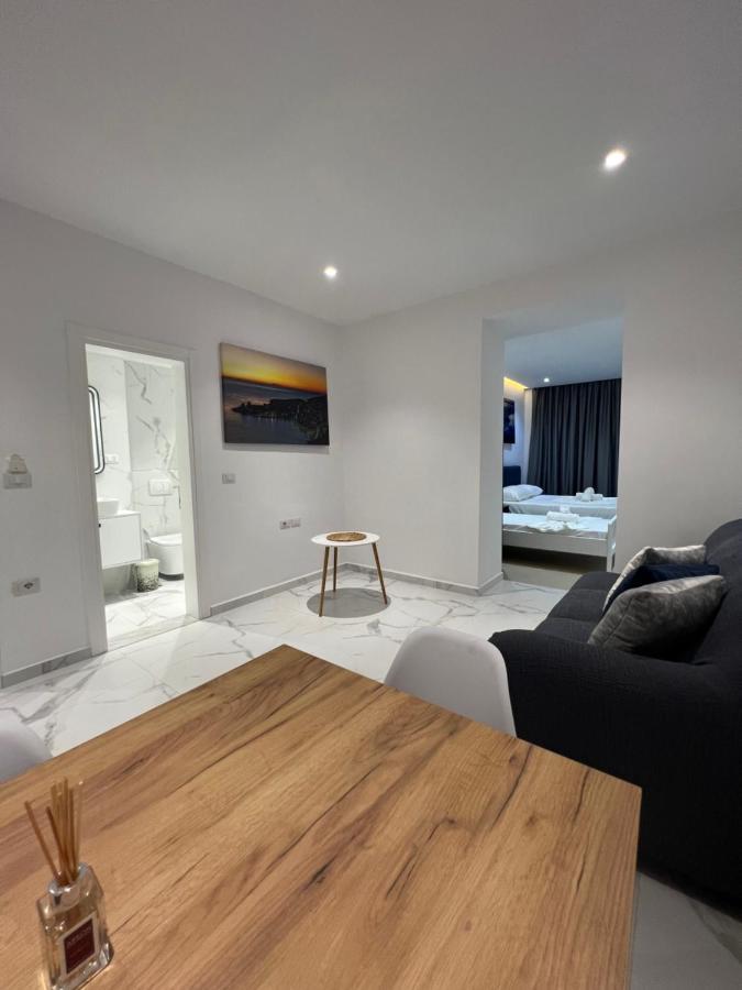 סרנדה E&L Luxury Apartments מראה חיצוני תמונה